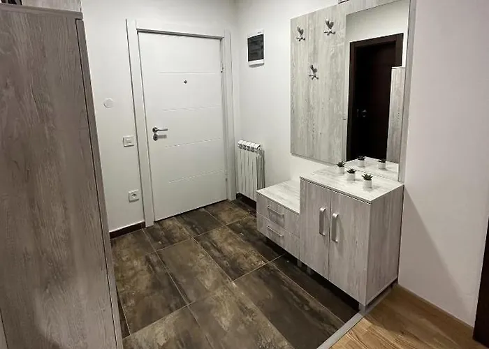 Palace 14 Centar * ズラティボール