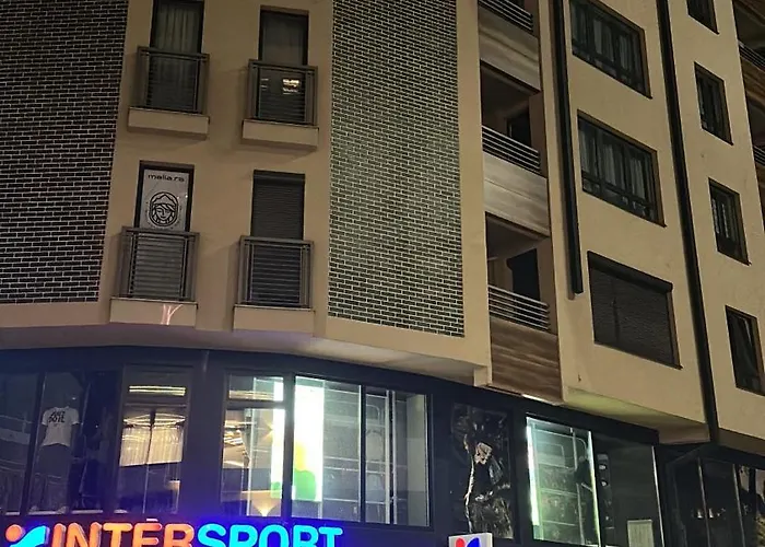 Palace 14 Centar ズラティボール